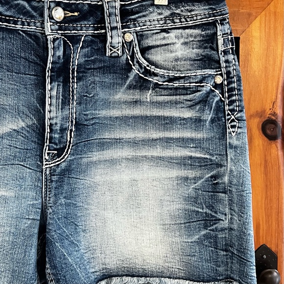 ROCK REVIVAL: “Ferry” Easy Shorts - Picture 6 of 9